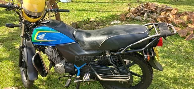 Honda CB 2021 Blue