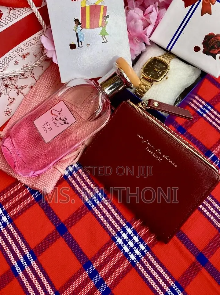 Curated/ Boxed Full Package Ladies All Occasion Gift Set