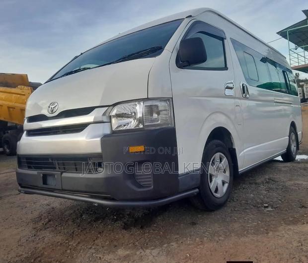 Toyota HiAce 2018 White - thumbnail 2