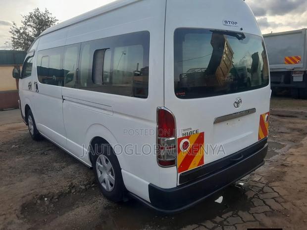 Toyota HiAce 2018 White - thumbnail 3