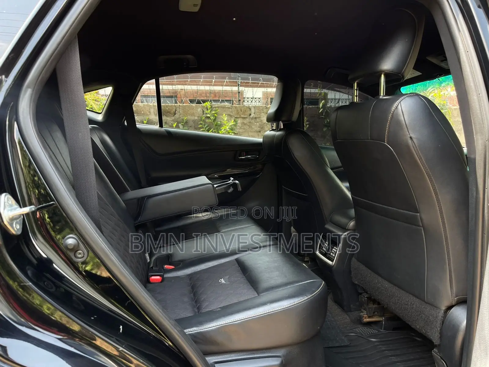 Toyota Harrier 2.0 2018 Black