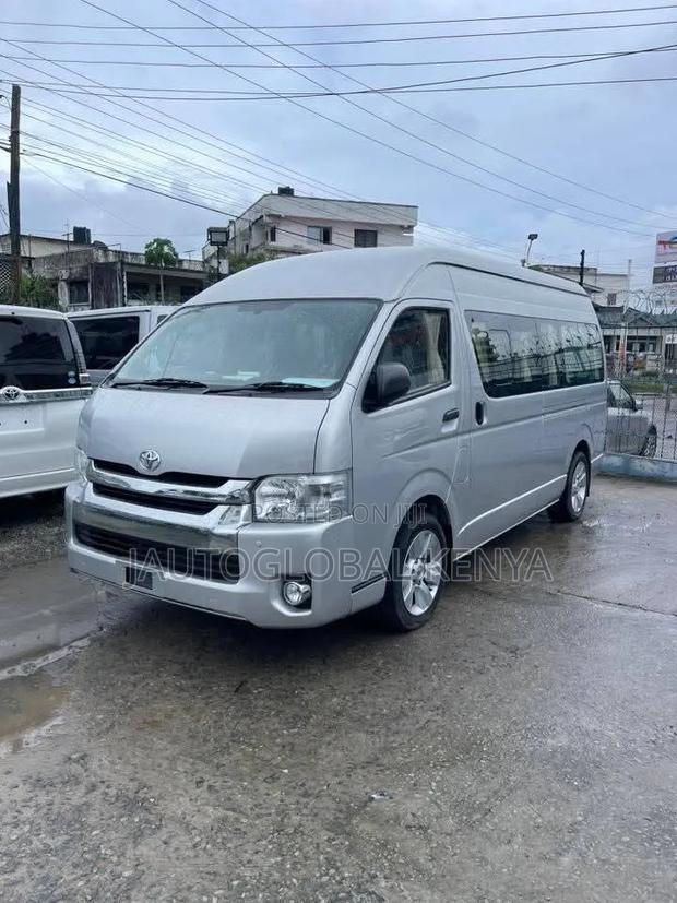 New Toyota HiAce 2019 Silver - thumbnail 4