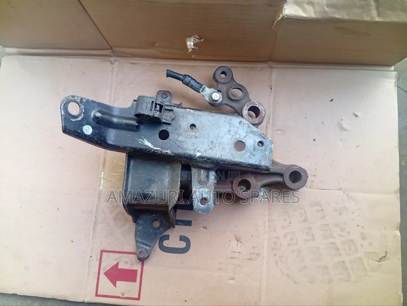 Toyota Vitz Engine and Gearbox Mount