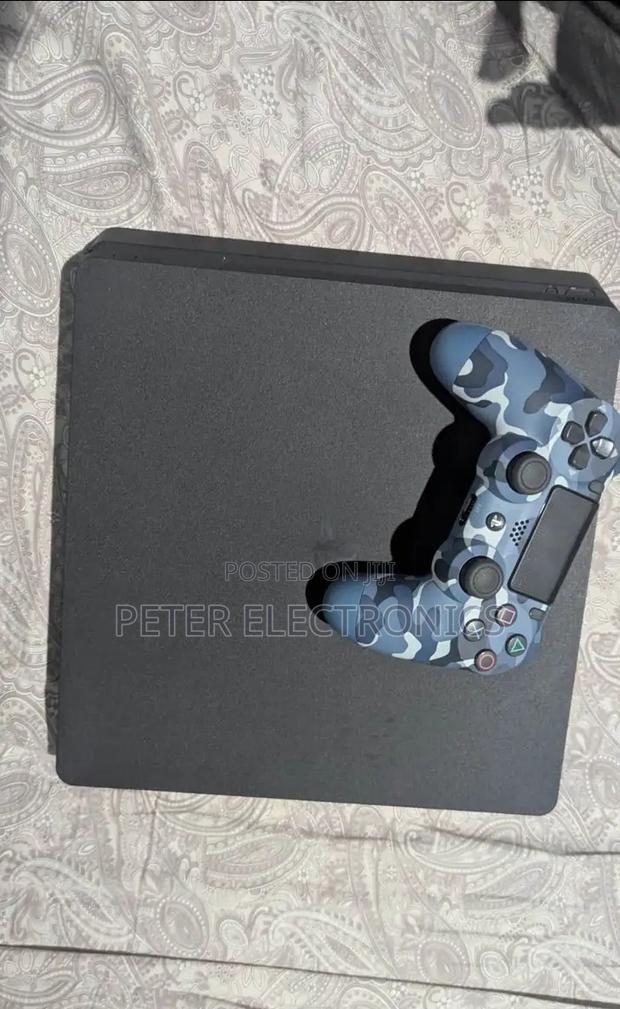 Ps4 With One Controller - thumbnail 2
