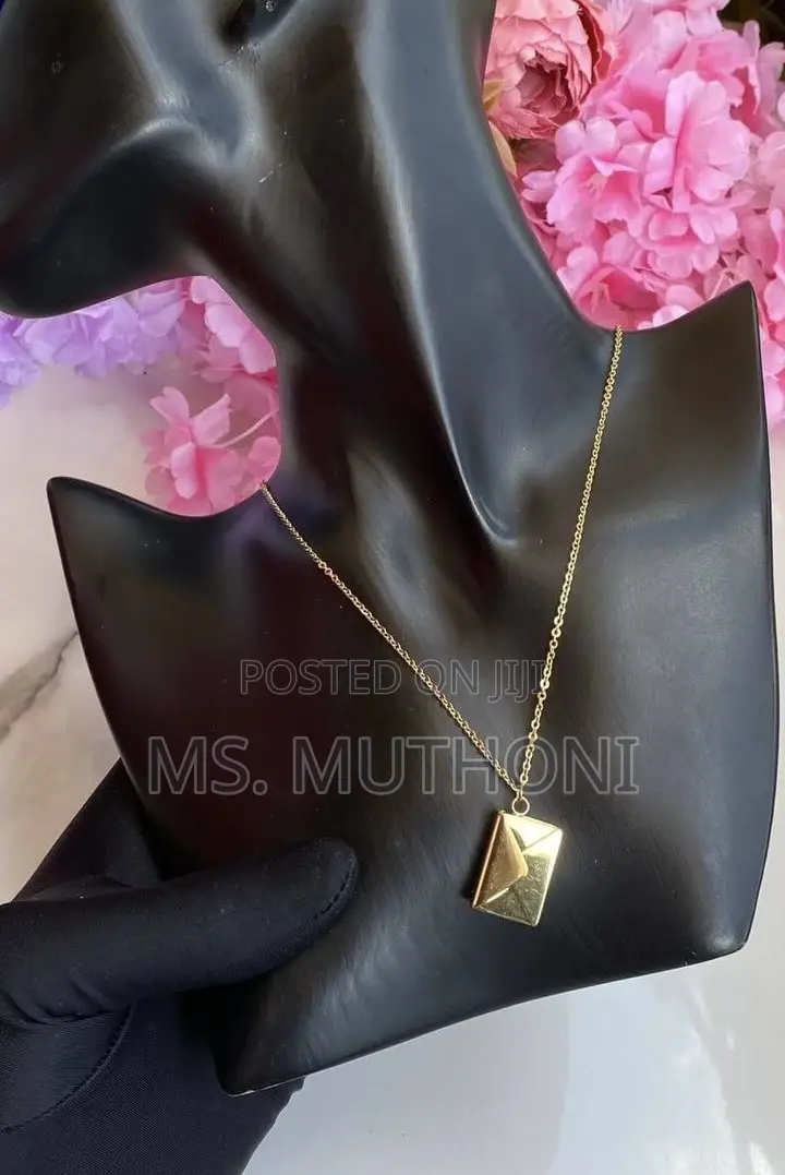 Minimalist Boxed Engrave Able Stainless Steel Necklaces