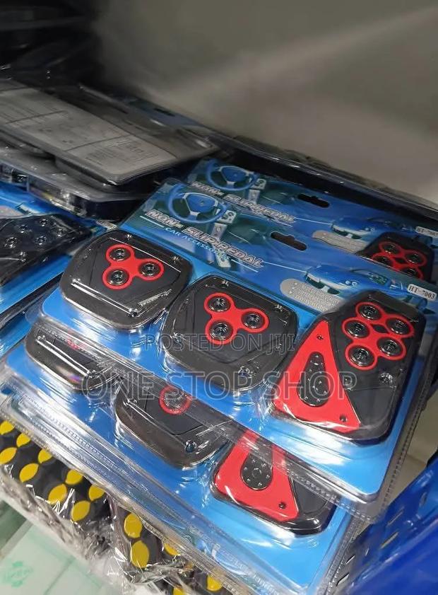 Manual Nonslip Car Pedal Designed to Improve Grip and Aesthetic Appeal