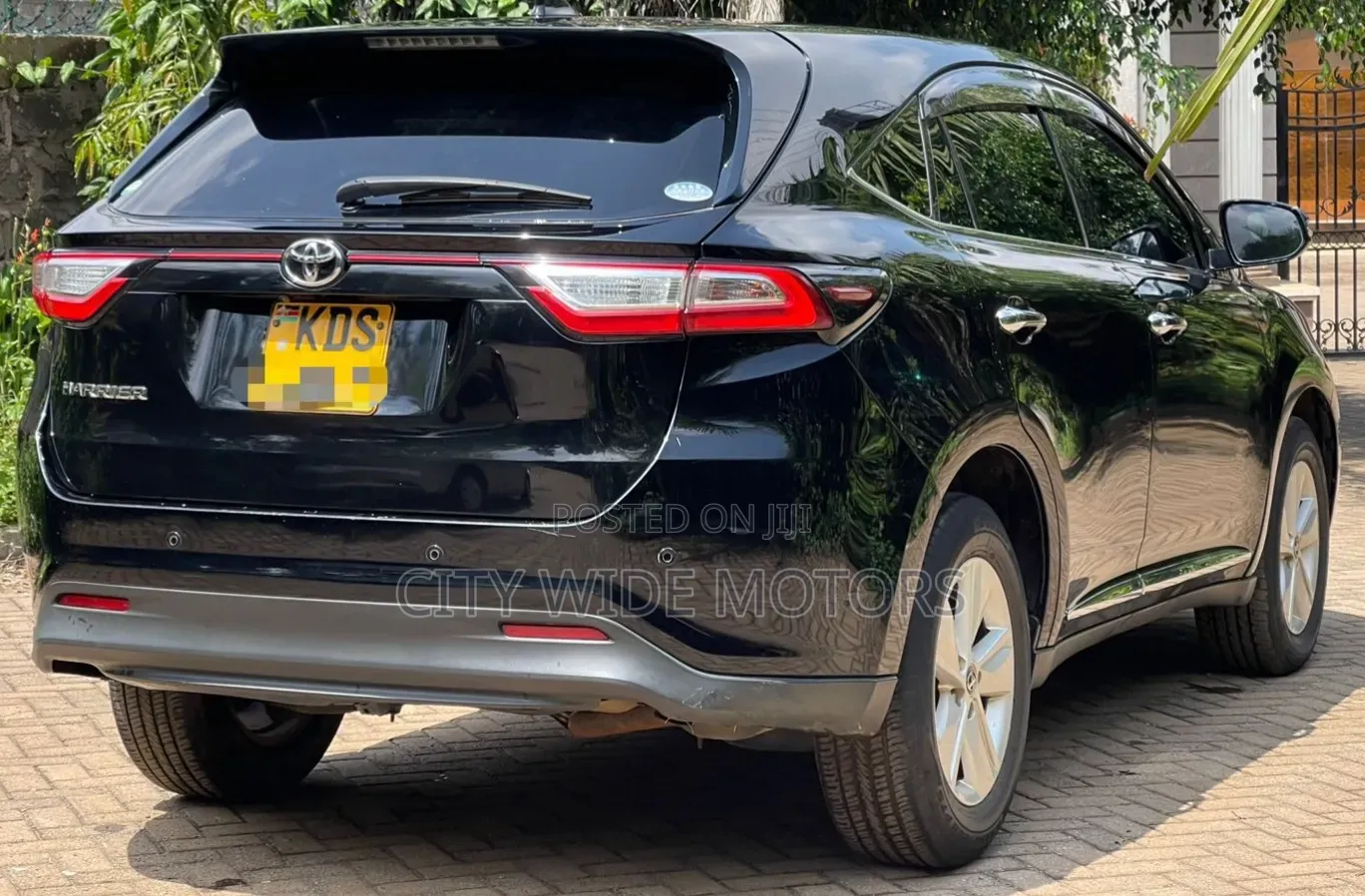 Toyota Harrier 2.0 2018 Black