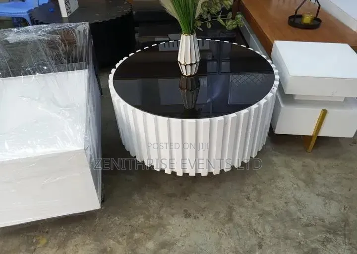 Modern Luxury Round Coffee Table.