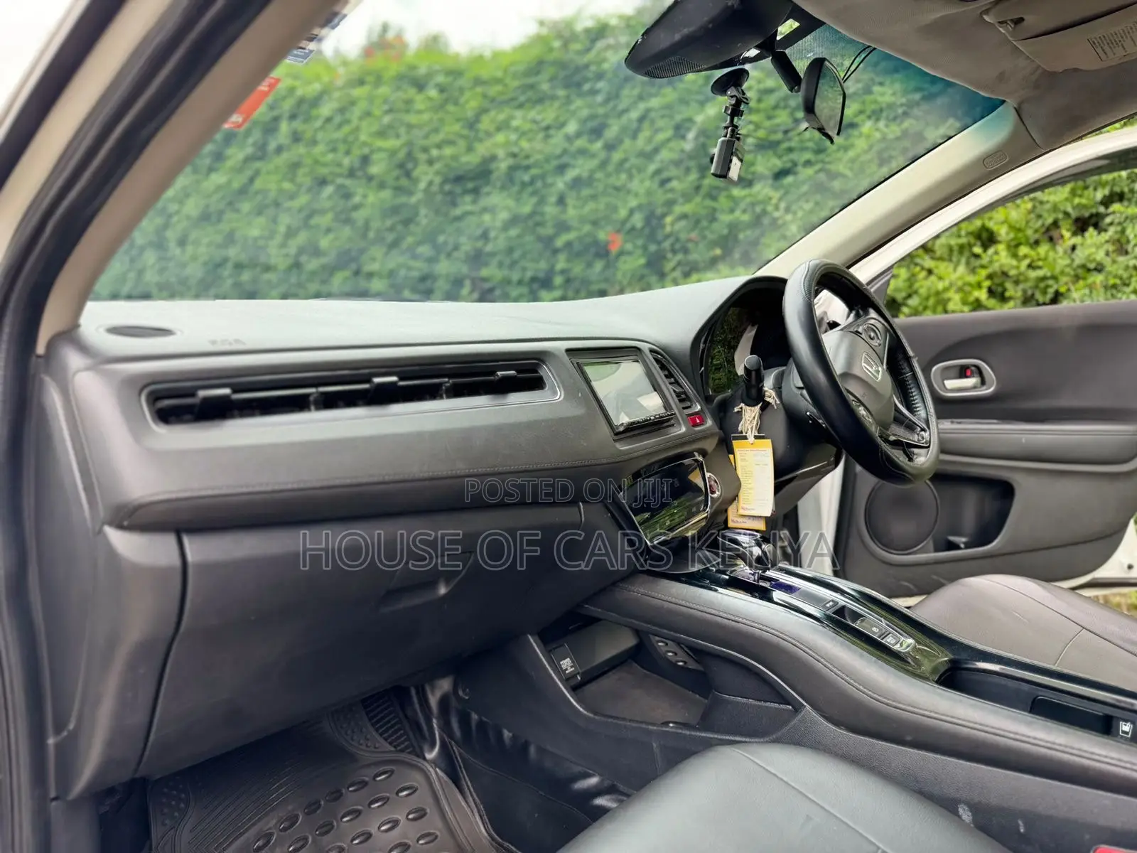 Honda Vezel 2017 White