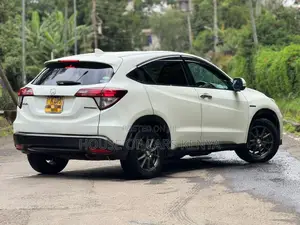 Honda Vezel 2017 White