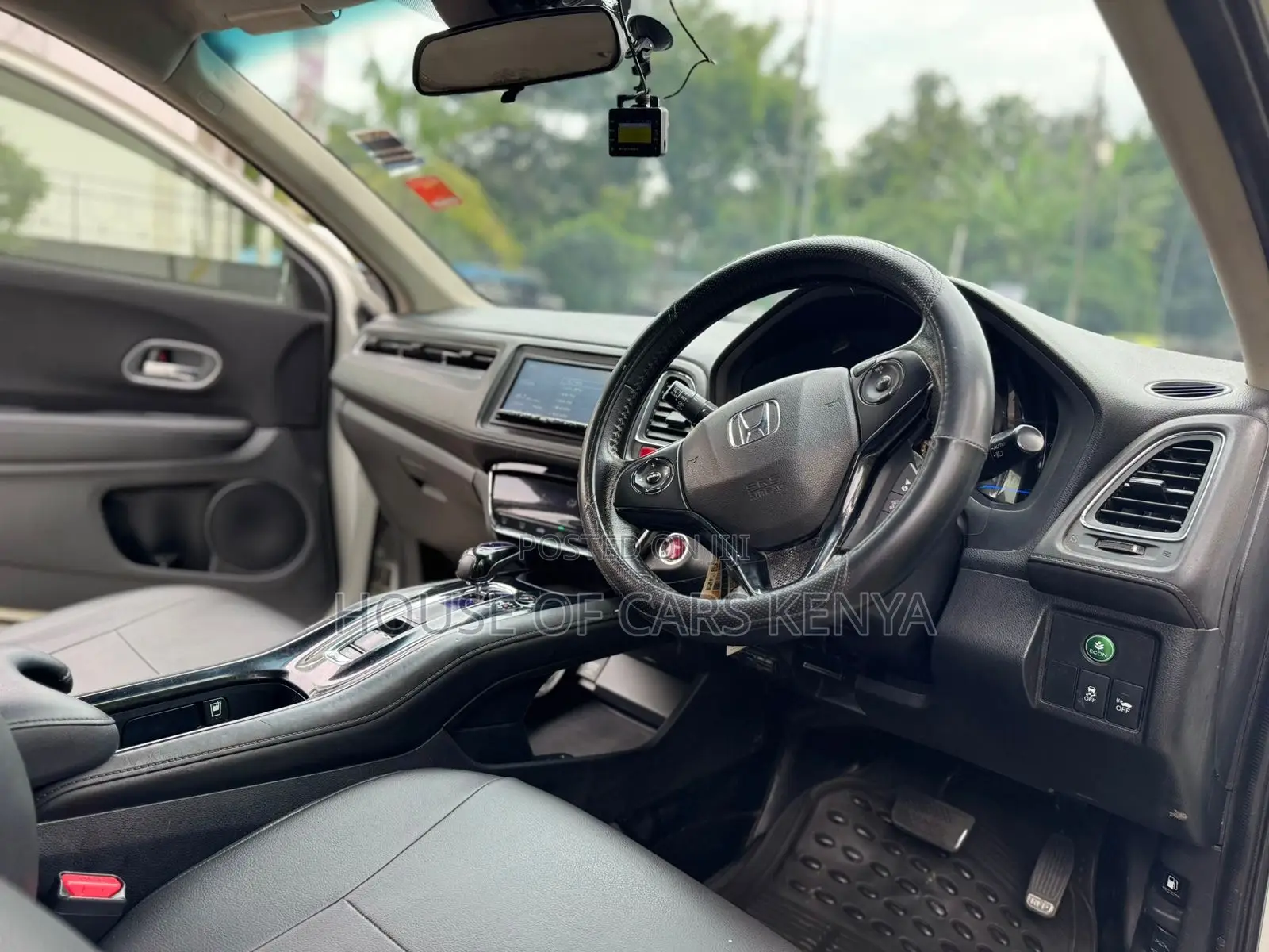 Honda Vezel 2017 White