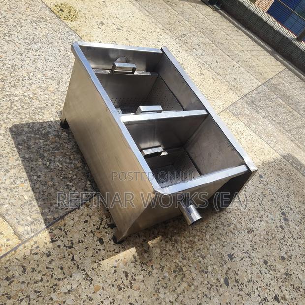 Under Sink Grease Trap for Commercial Kitchen Industrial Application - thumbnail 3