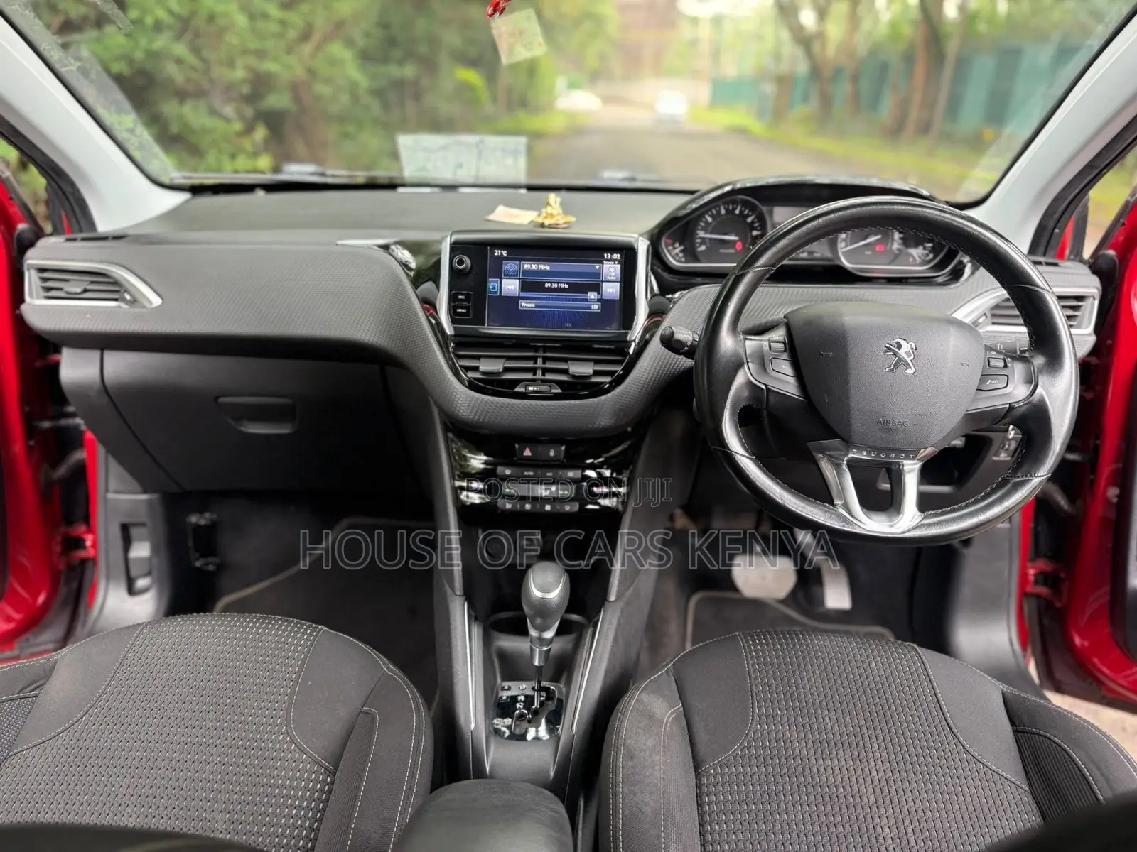 Peugeot 208 2017 Red