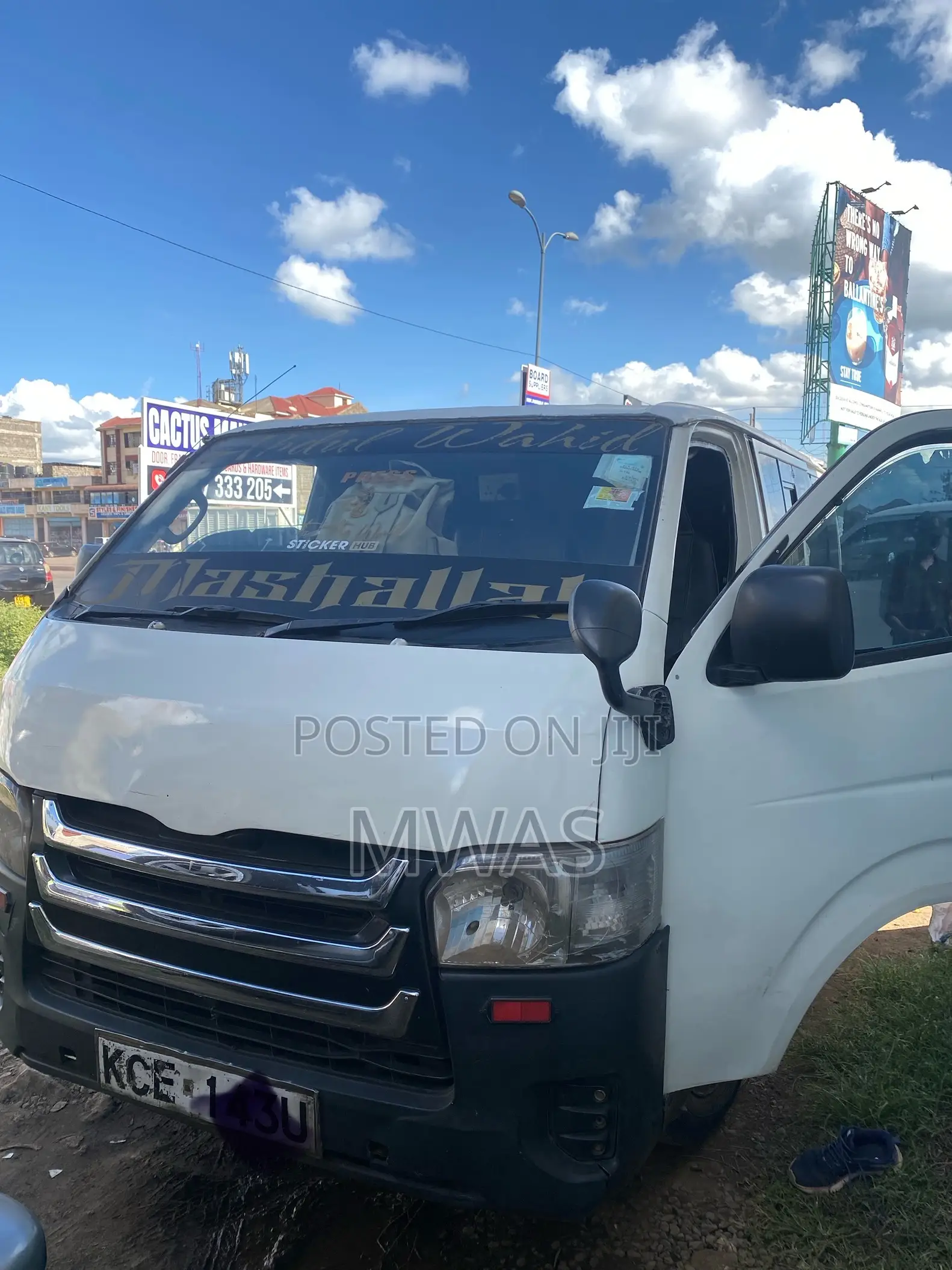 Toyota HiAce 2009 White