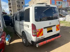 Toyota HiAce 2009 White