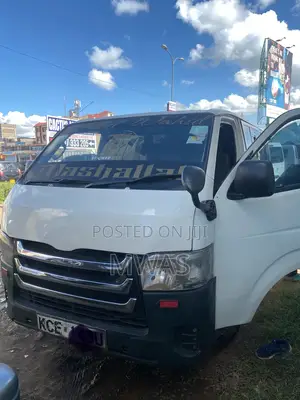 Toyota HiAce 2009 White