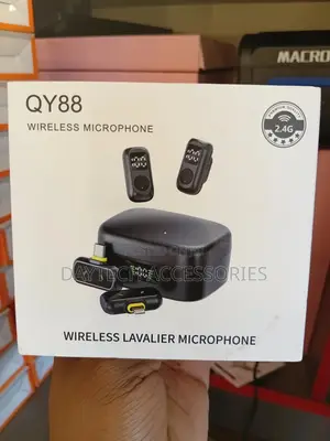 Qy88 Wireless Lavalier Microphone System With a Portable Charging Case