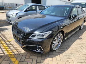 Toyota Crown 2019 Black