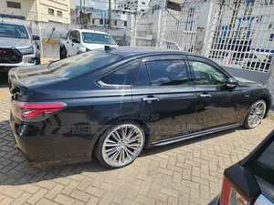 Toyota Crown 2019 Black