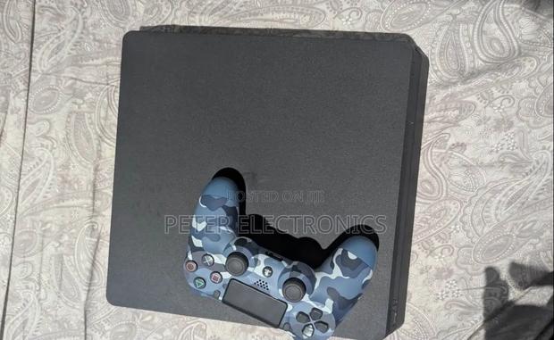 Ps4 With One Controller - thumbnail 3
