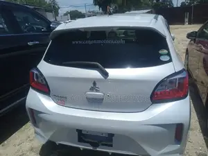 Mitsubishi Mirage ES 2019 White
