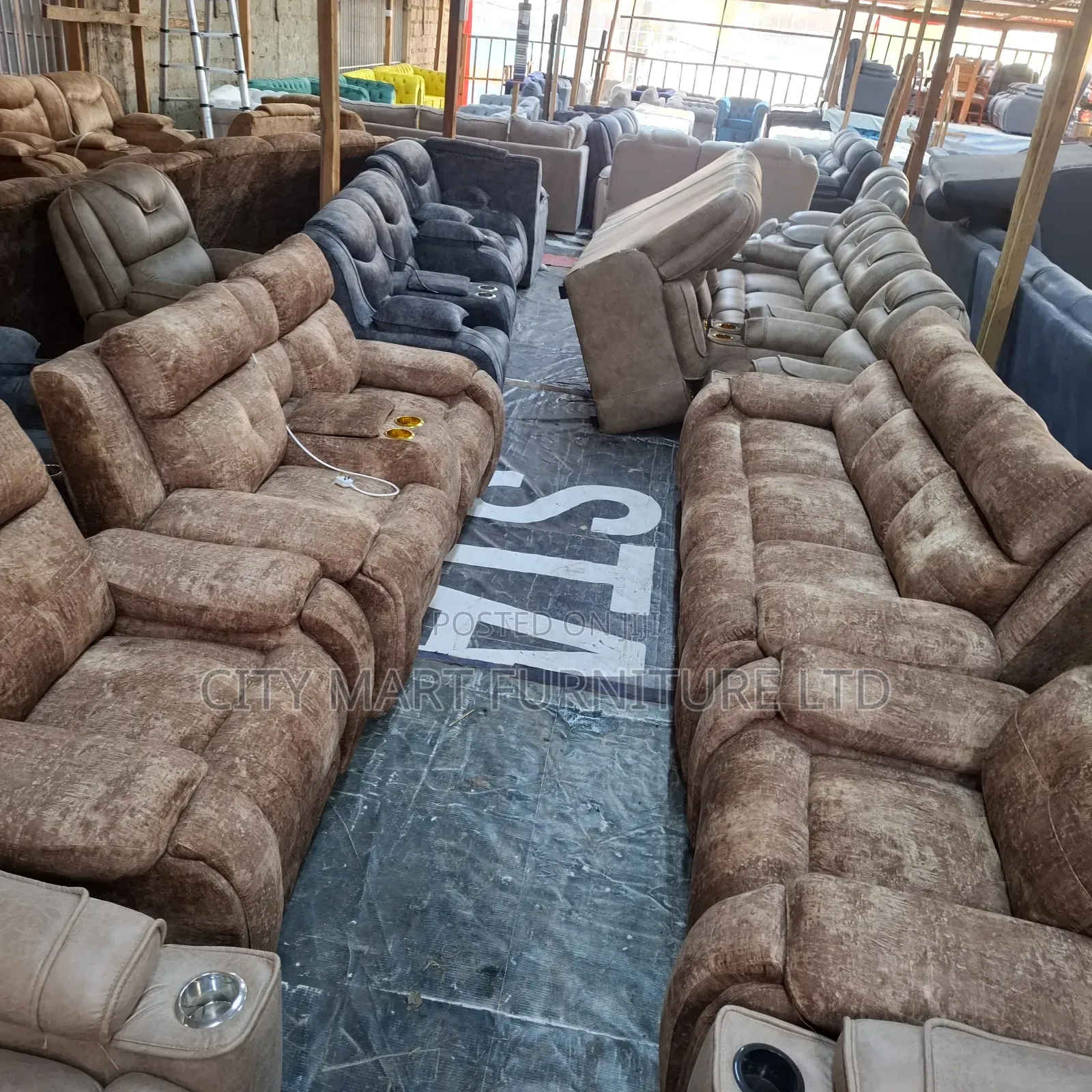 Puffy Modern 5-Seater Semi-Recliner Sofas Offers 