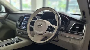 Volvo XC90 2020 White