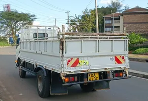 Toyota Dyna 2013 White