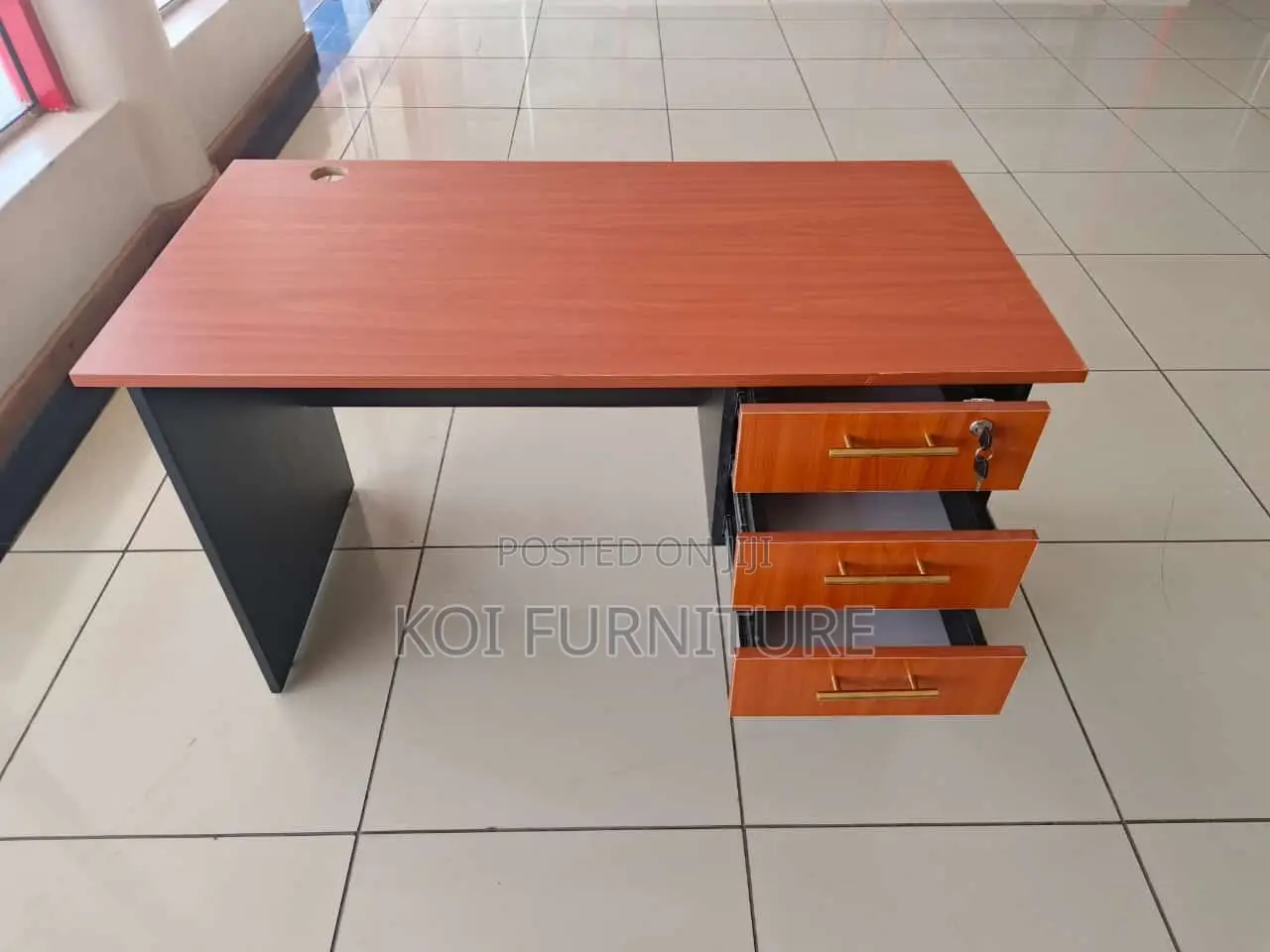 Office Desk : 1.2m Computer Desk With a Cherry Wood Finish