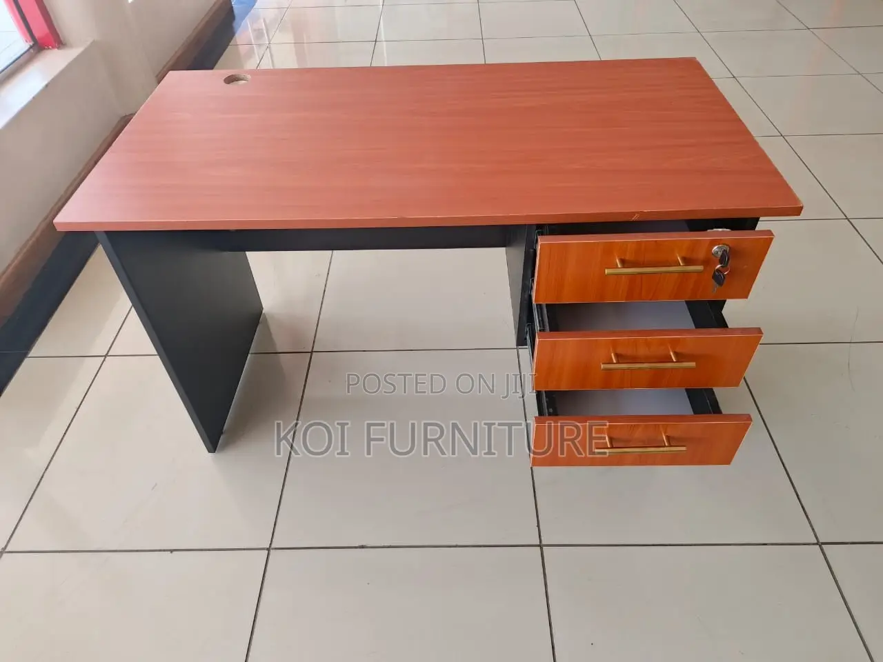 Office Desk : 1.2m Computer Desk With a Cherry Wood Finish