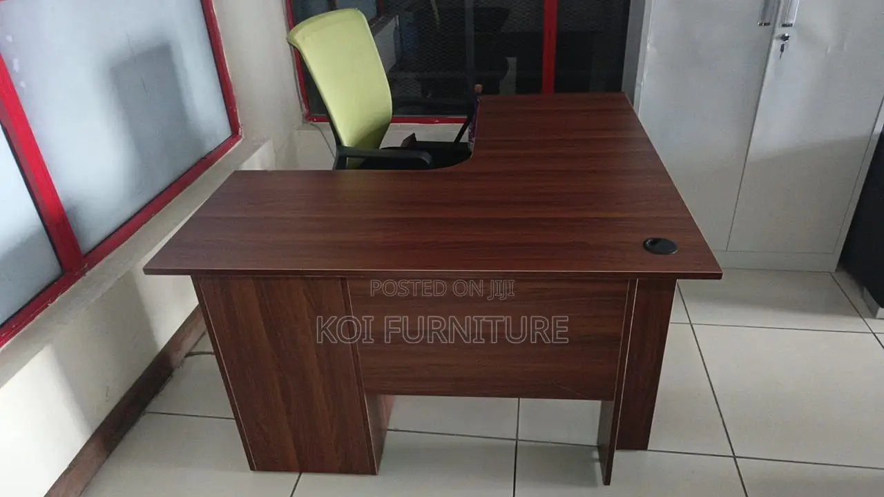Office Desk : 1.2m L-Shaped Office Desk With Wood-Grain Finish
