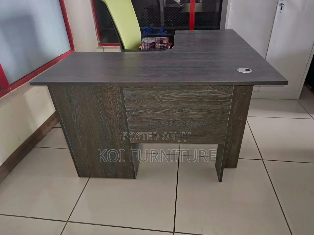 Office Desk : 1.2m L-Shaped Office Desk With Wood-Grain Finish