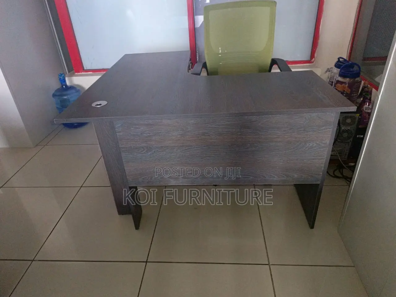 Office Desk : 1.2m L-Shaped Office Desk With Wood-Grain Finish