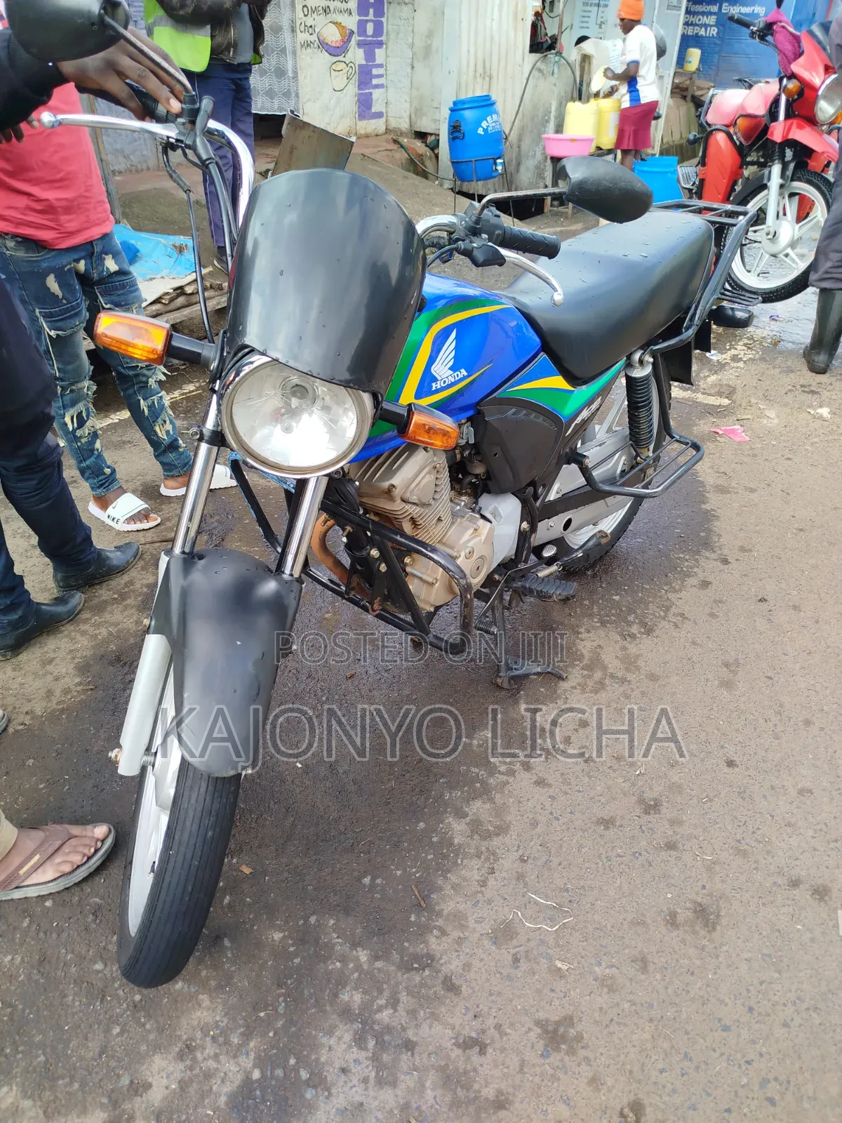 Honda CB 2021 Blue
