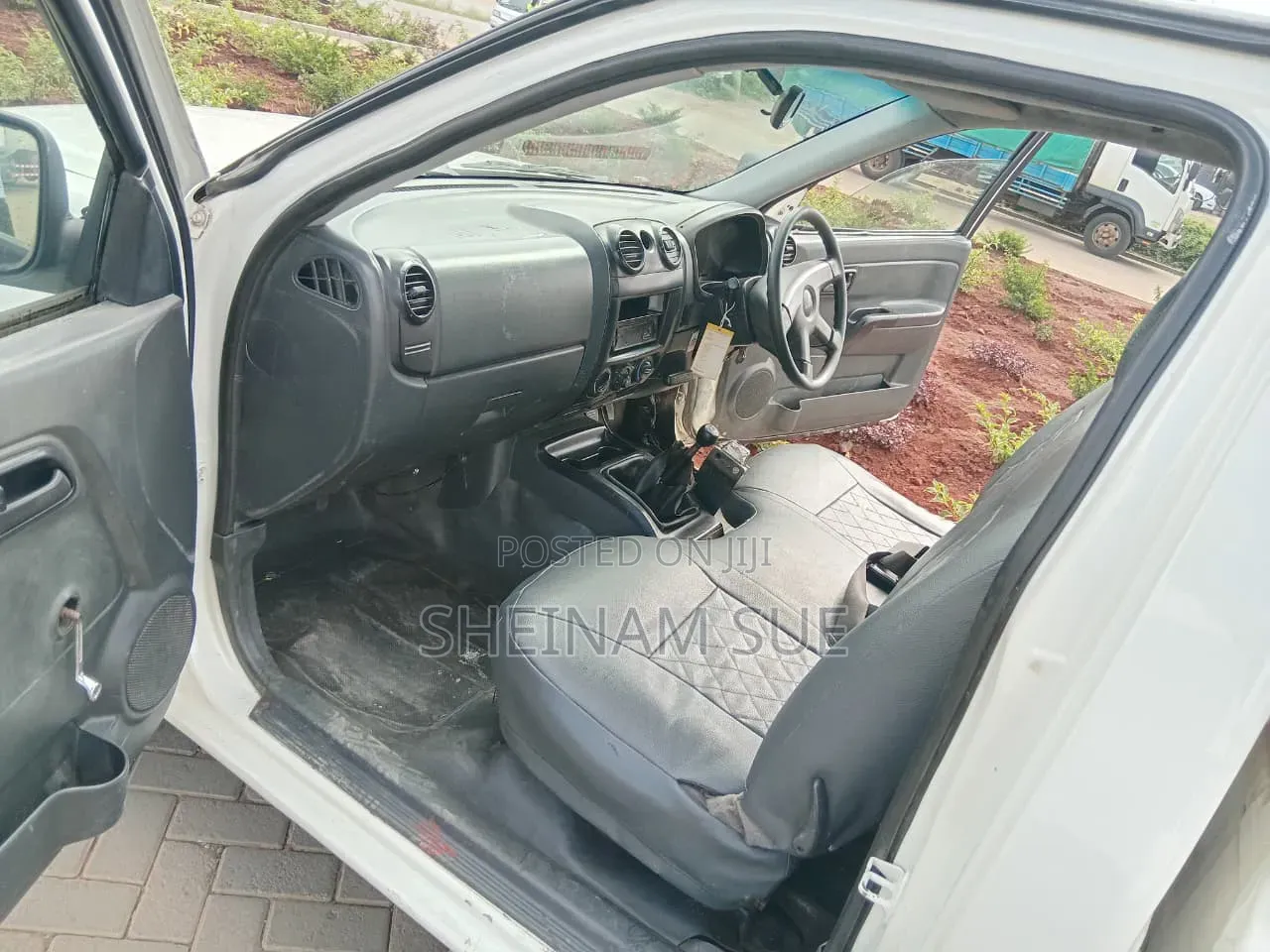 Isuzu D-MAX 2010 White