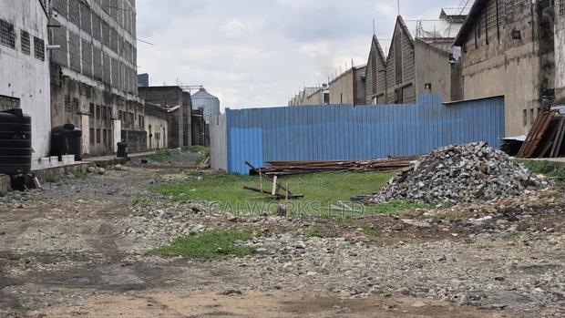 Commercial Yard Space for Lease Industrial Area 20ft by 40ft