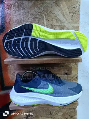 Nike Air Zoom Winflo 8 Sneakers