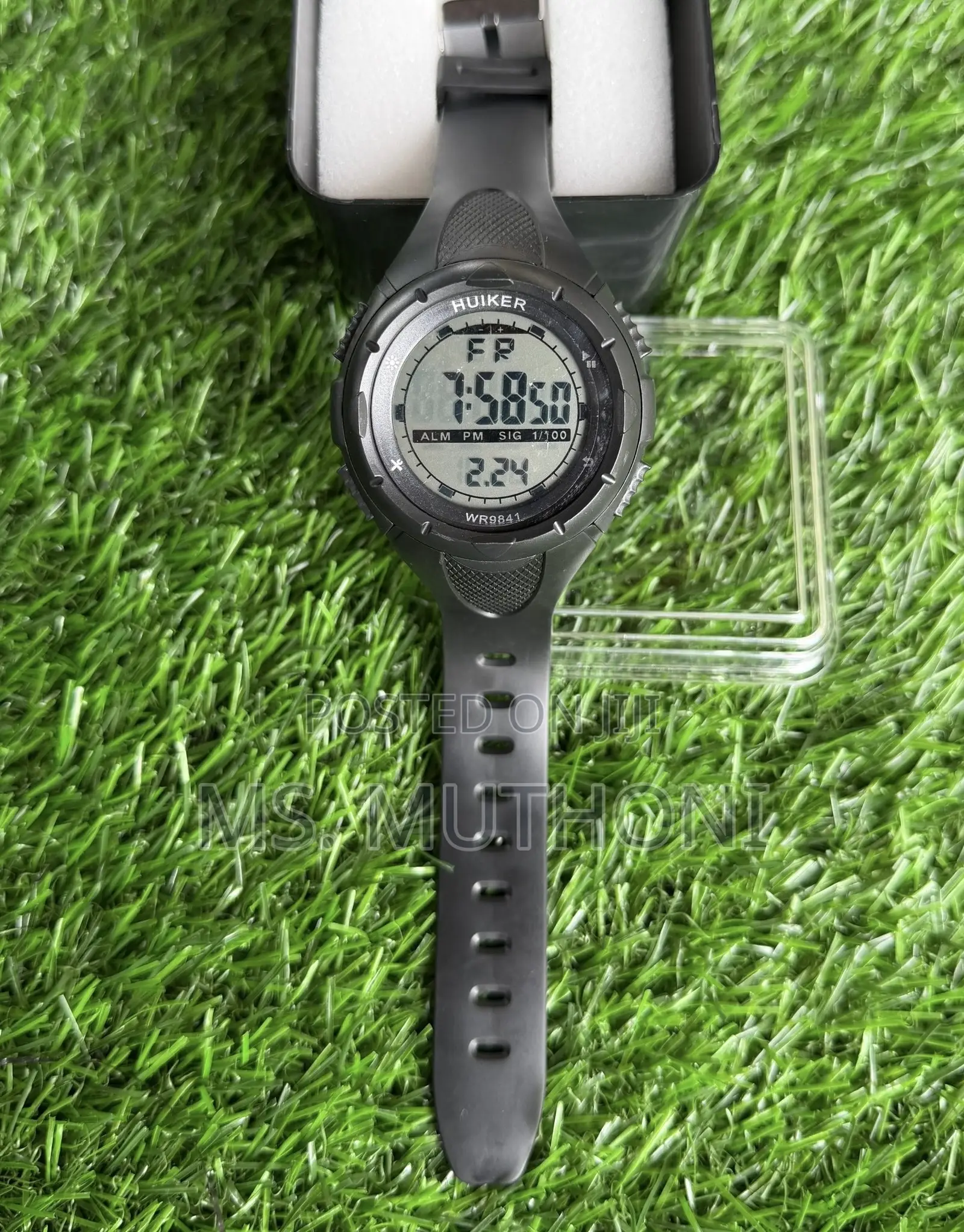 New Student’S Huiker Wr9841 Digital Sports Watch With a Rubber Band.
