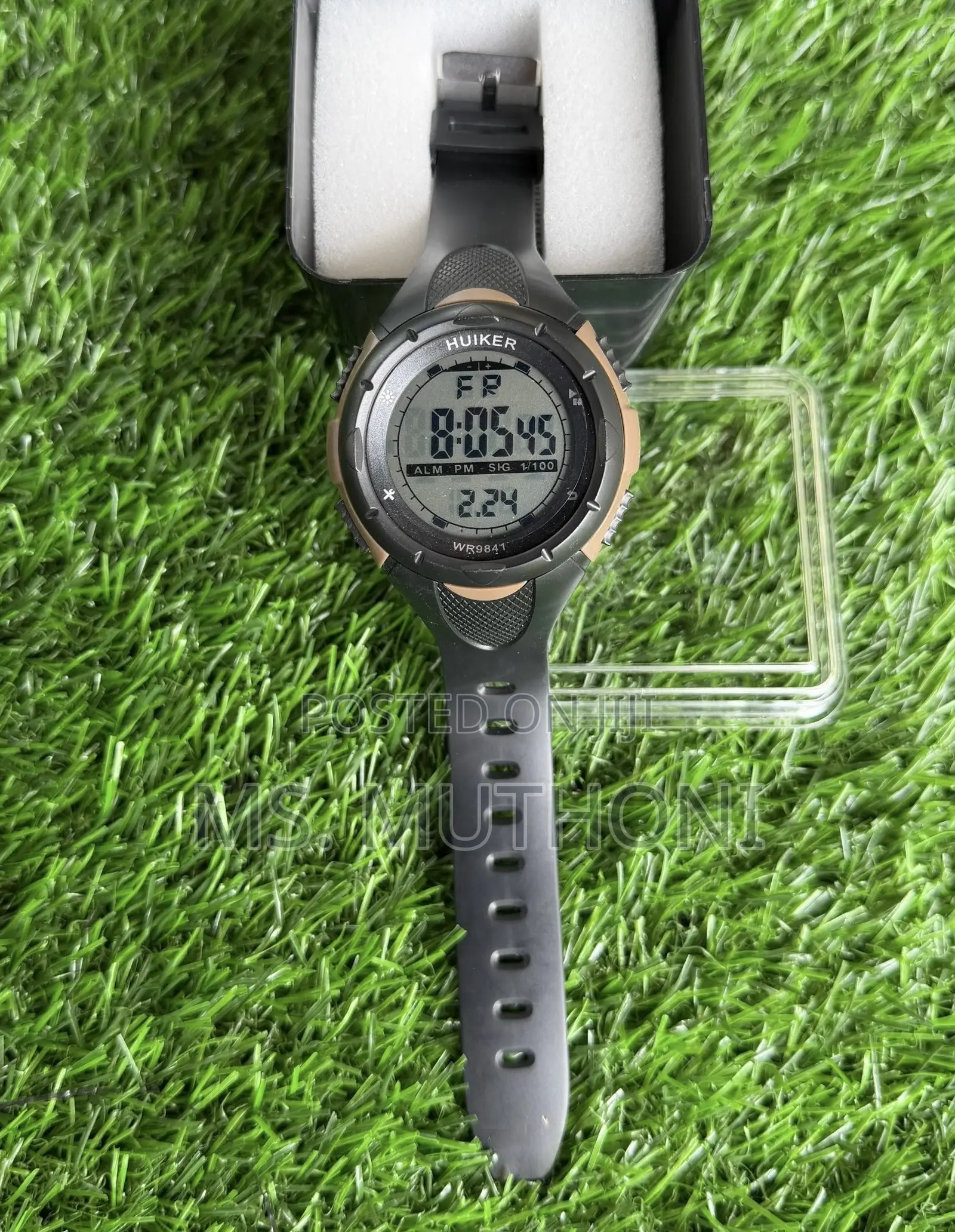 New Student’S Huiker Wr9841 Digital Sports Watch With a Rubber Band.