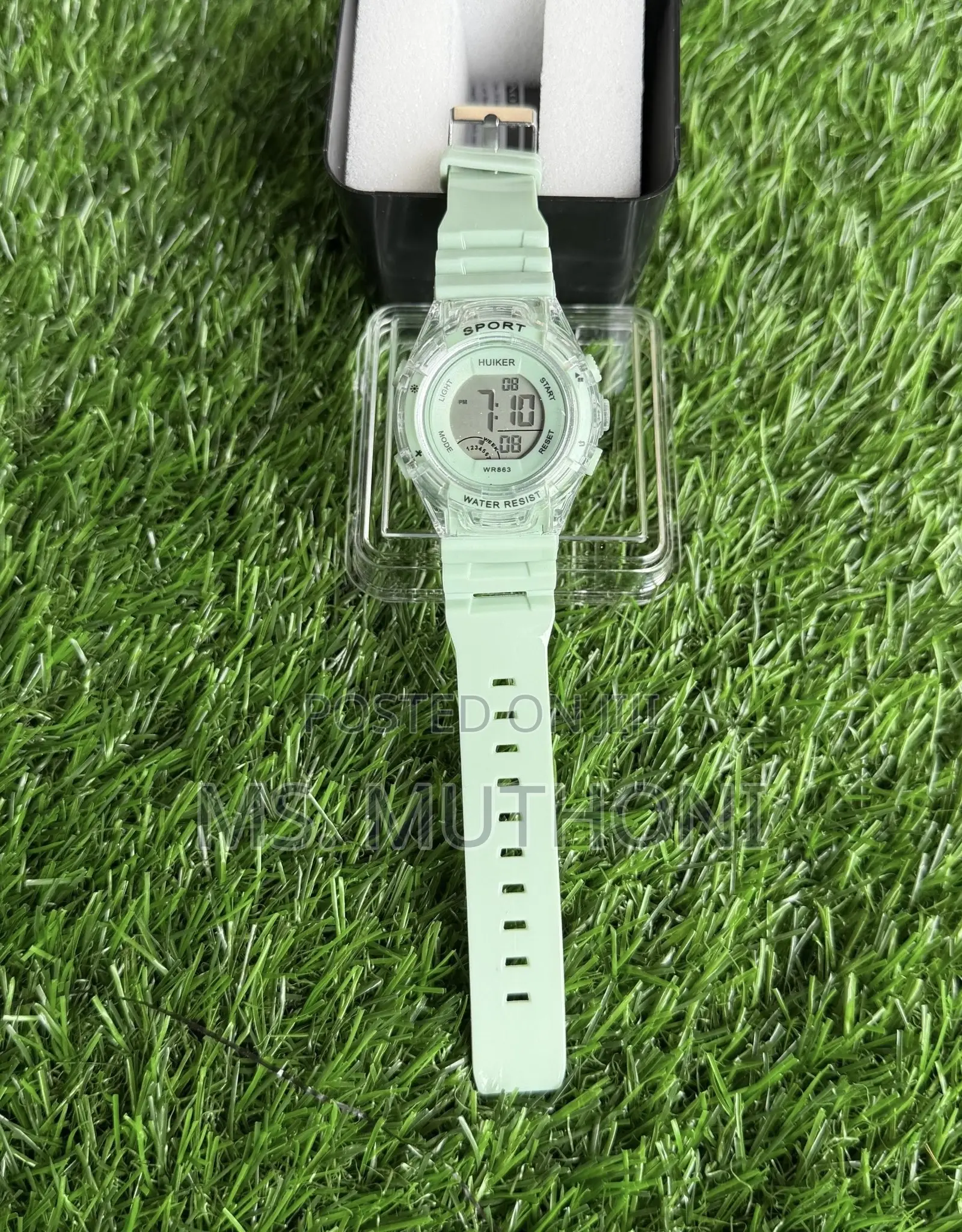 New Student’S Huiker Wr9841 Digital Sports Watch With a Rubber Band.
