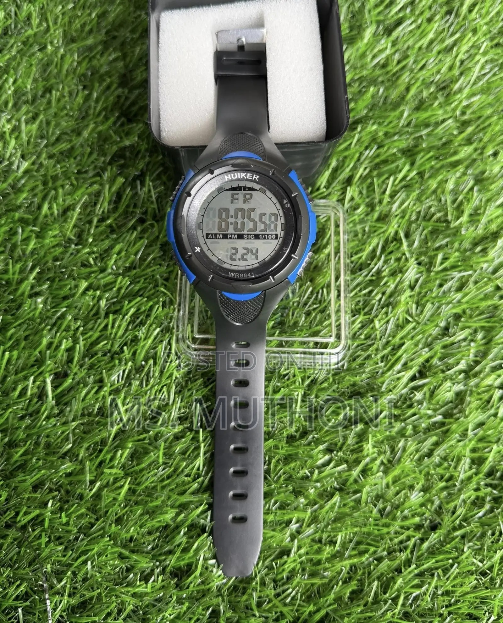 New Student’S Huiker Wr9841 Digital Sports Watch With a Rubber Band.