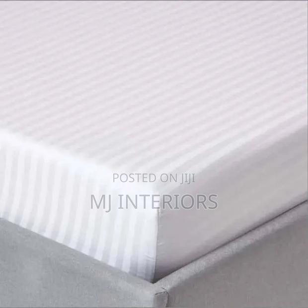 Hotel Quality Striped Bedsheets