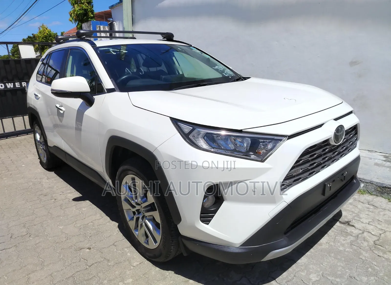 Toyota RAV4 Limited AWD 2019 White