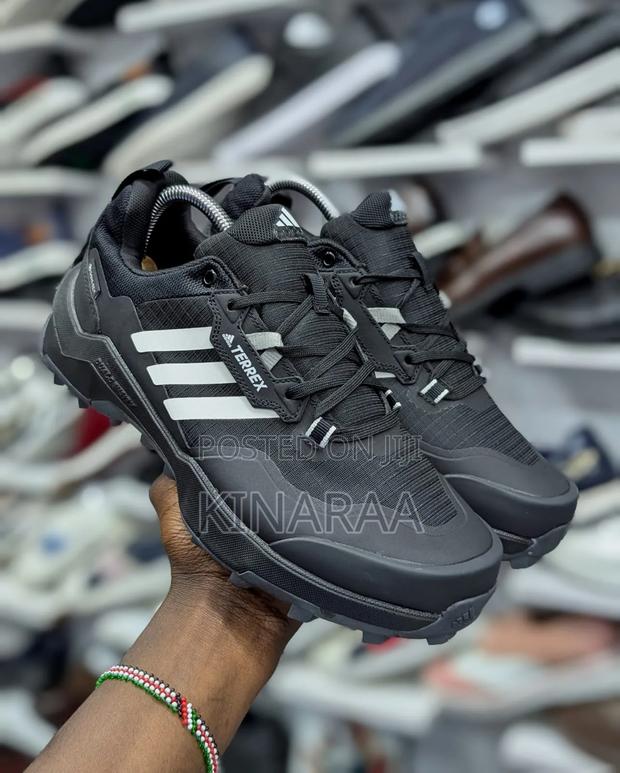 New
Back Adidas Terrex Sneakers