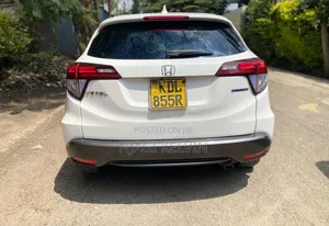 Honda Vezel 2016 White