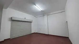 Shop to Let