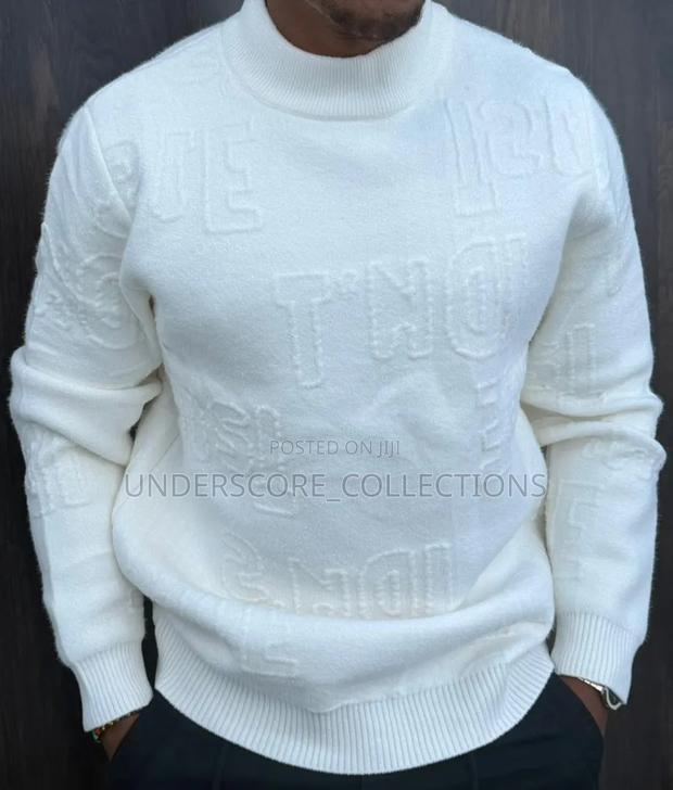 Men Classic Round Neck Sweaters - thumbnail 2