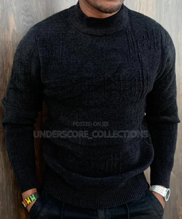 Men Classic Round Neck Sweaters - thumbnail 5