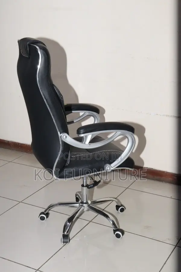 Office Chair : Black Pu Leather High-Back Executive Office Chair