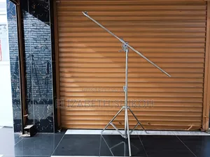 Light Stand With Boom Arm and Sandbag